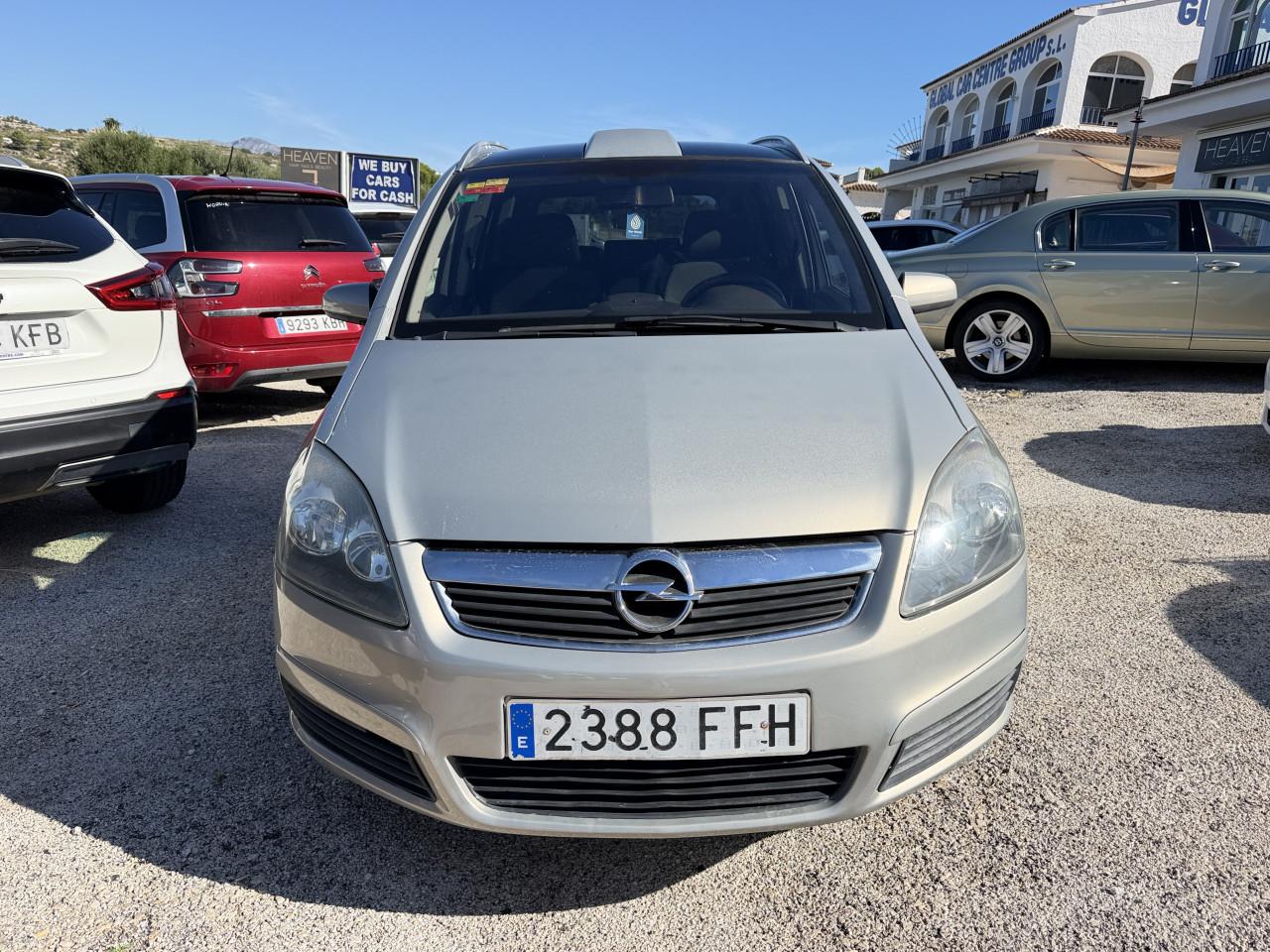 Opel Zafira 2.0I People carrier Photo