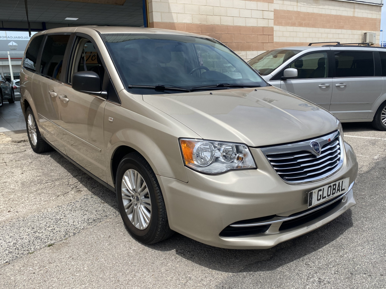 Lancia Grand Voyager 2.8 Crdi Automatic People carrier 2015 