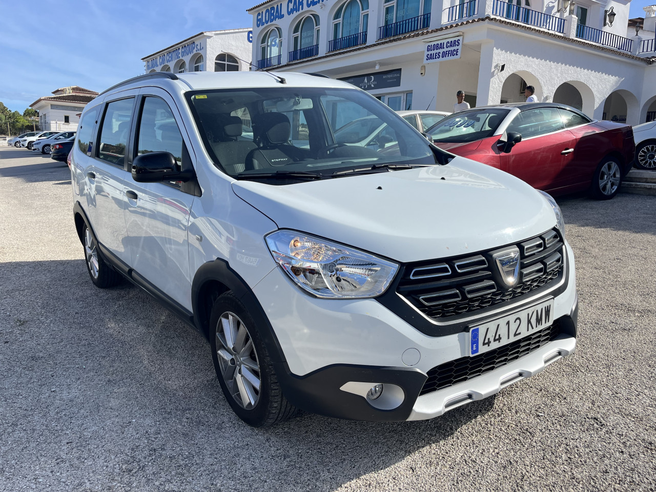 Dacia Lodgy People carrier Photo