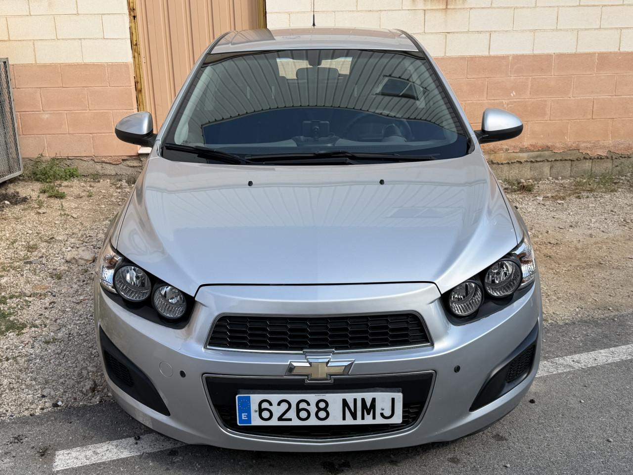 Chevrolet Avero 1.2 Hatchback Photo