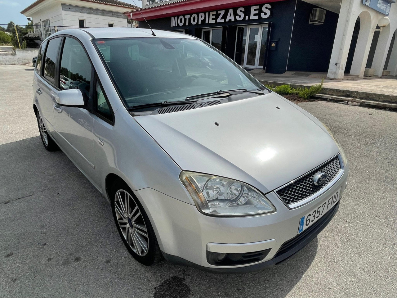 Ford Focus C-Max Ghia Automatic Hatchback 2007 