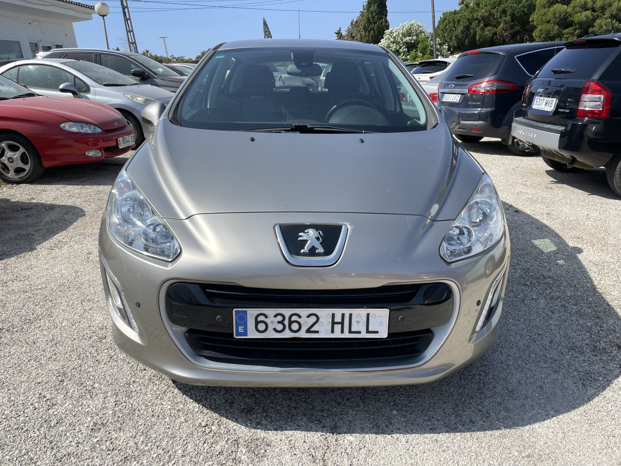 Peugeot 308 1.6I Automatic Hatchback 2012 
