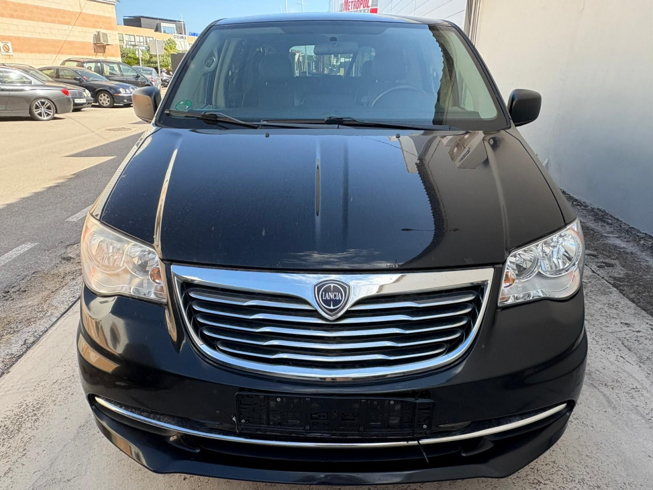 Lancia Grand Voyager 2.8 Crdi Automatic People carrier