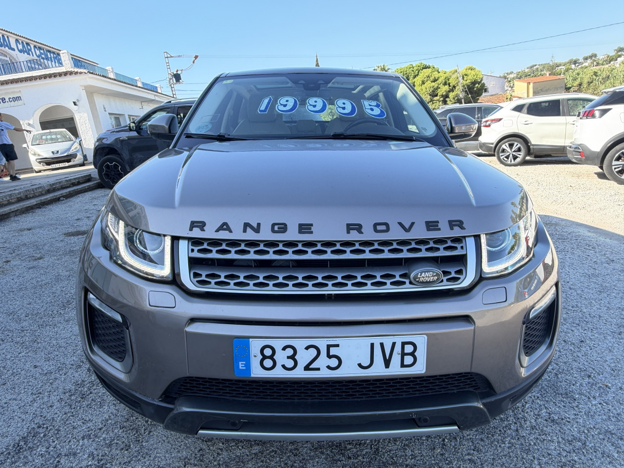 Land Rover Evoque 2.0 TD4 4WD Se Automatic SUV Photo